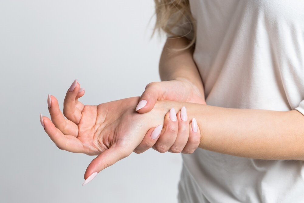 علل و درمان بی حس شدن دست چپ هنگام عصبانیت