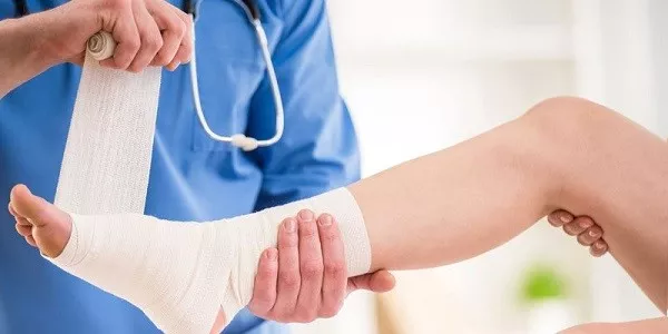 درمان ورم قوزک پا در اثر ضربه